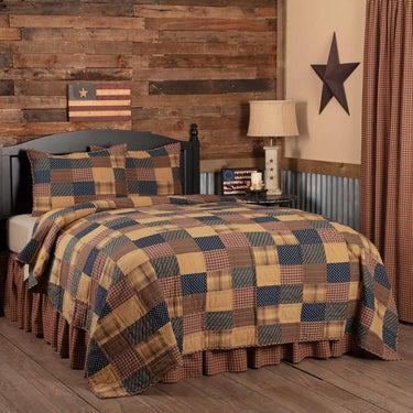 Patriotic Patch King Quilt Set (1 Quilt 110Wx97L & 2 Shams 21x37) VHC Brands - The Fox Decor